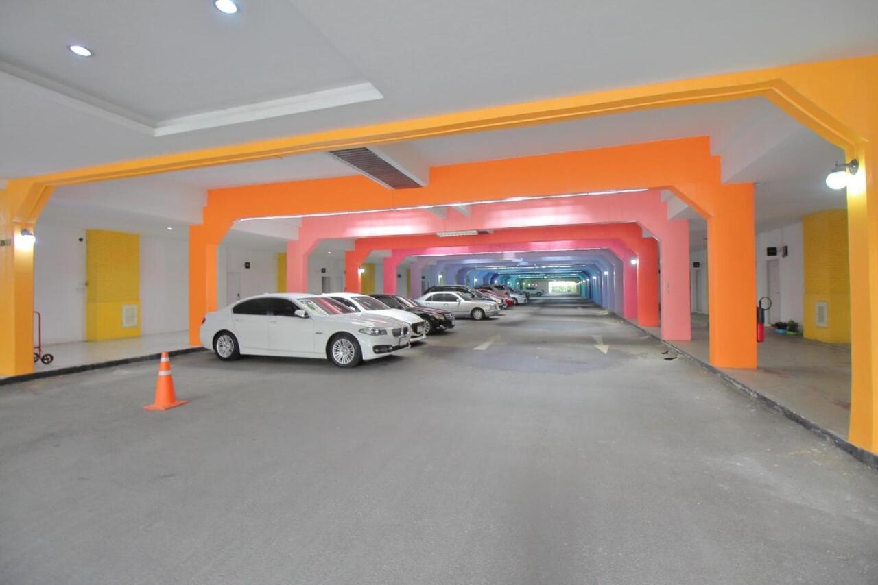 Anda Ramkhamhaeng By St James Hotel Bangkok Buitenkant foto